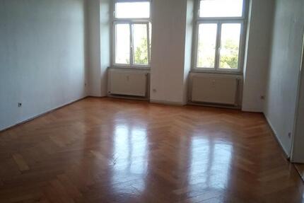 Wohnung Hof Altstadt - 3 Zimmer, 108 m&sup2;, 650&euro; | Angebot:25321430