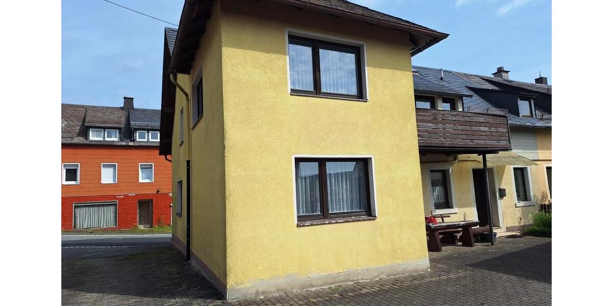 Einfamilienhaus Geroldsgrün - 8 Zimmer, 150 m&sup2;, 39.000&euro; | Angebot:26864400