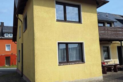 Haus Geroldsgrün - 8 Zimmer, 150 m&sup2;, 39.000&euro; | Angebot:26864400