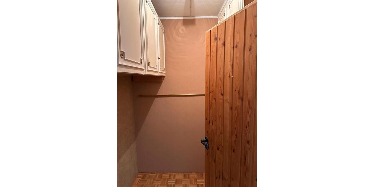 Dachgeschoßwohnung Hof Altstadt - 4 Zimmer, 120 m&sup2;, 650&euro; | Angebot:26038545