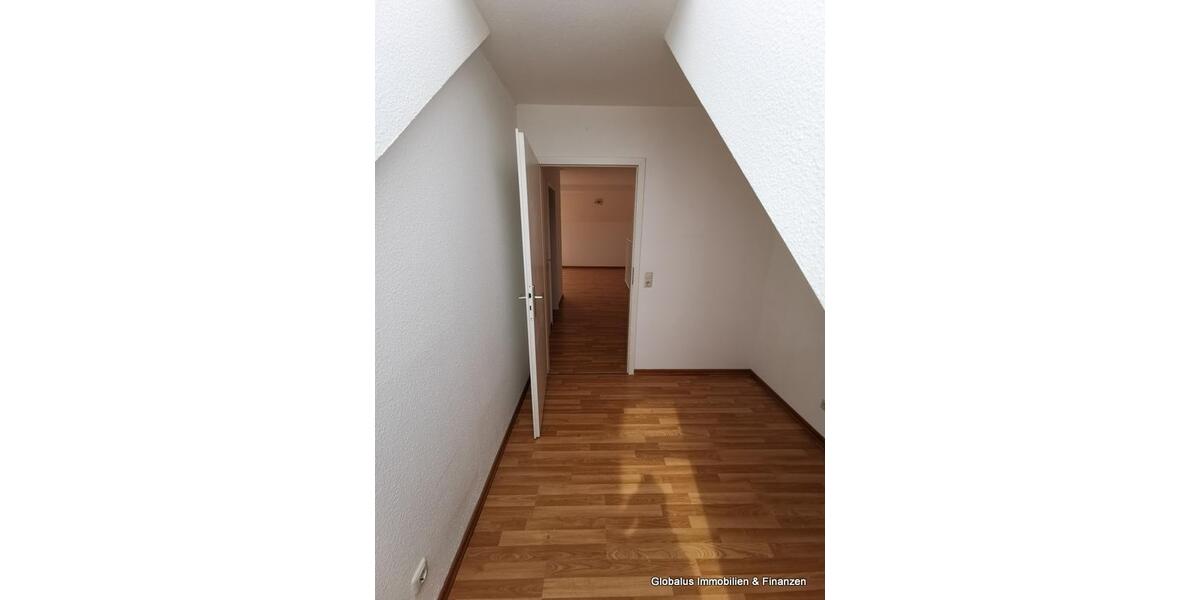 Dachgeschoßwohnung Plauen - 5 Zimmer, 105 m&sup2;, 690&euro; | Angebot:25871109
