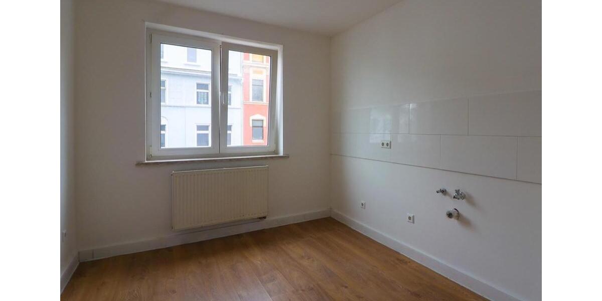 Etagenwohnung Plauen - 2 Zimmer, 50 m&sup2;, 300&euro; | Angebot:25853171