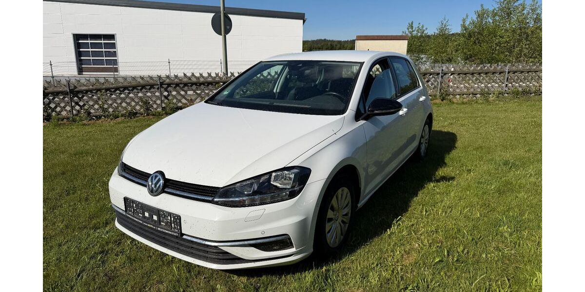 VW Golf 147.136 km 10.600 &euro; Marktleugast 95352