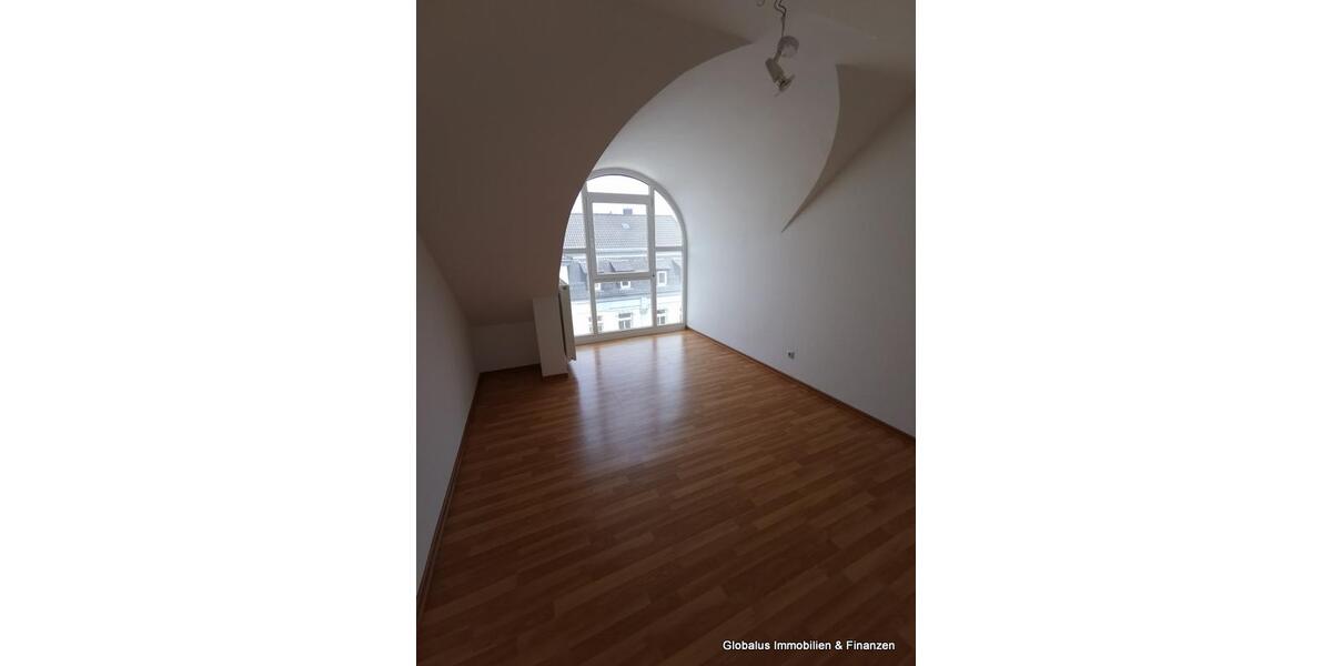 Dachgeschoßwohnung Plauen - 5 Zimmer, 105 m&sup2;, 690&euro; | Angebot:25871109