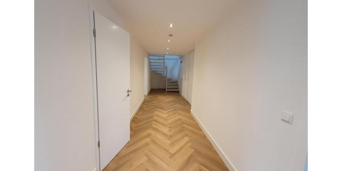 Etagenwohnung Plauen - 5 Zimmer, 163 m&sup2;, 1.250&euro; | Angebot:23390857
