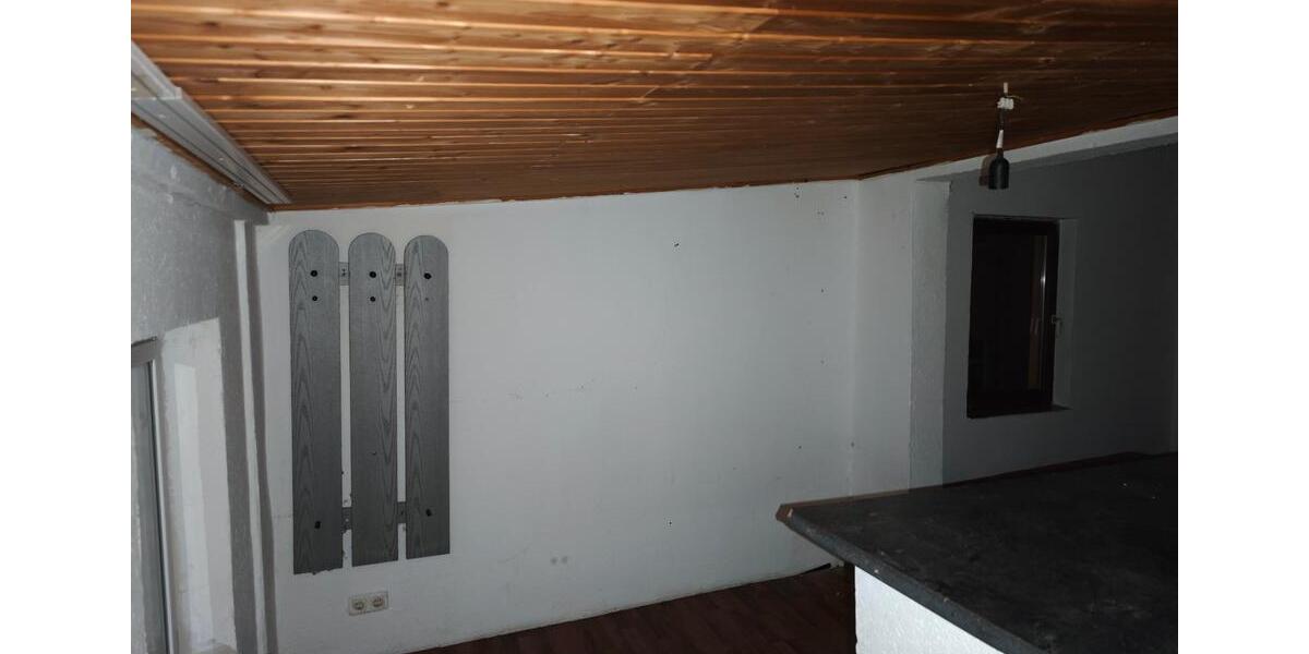 Etagenwohnung Hof Altstadt - 1 Zimmer, 30 m&sup2;, 190&euro; | Angebot:25175803