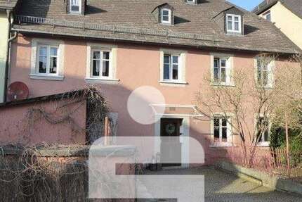 Haus Marktleuthen - 6 Zimmer, 135 m&sup2;, 75.000&euro; | Angebot:25196666