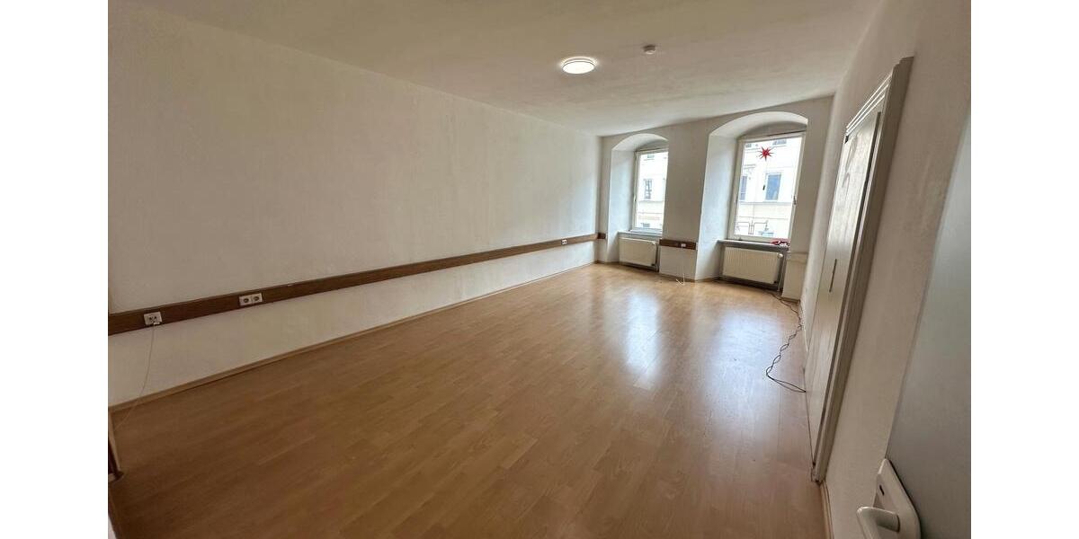 Etagenwohnung Hof Altstadt - 3.5 Zimmer, 100 m&sup2;, 690&euro; | Angebot:26279406