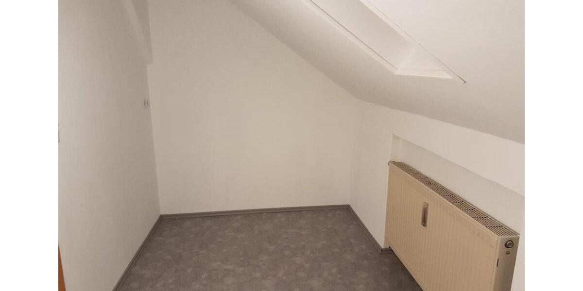 Dachgeschoßwohnung Schönwald - 5 Zimmer, 80 m&sup2;, 500&euro; | Angebot:24306940
