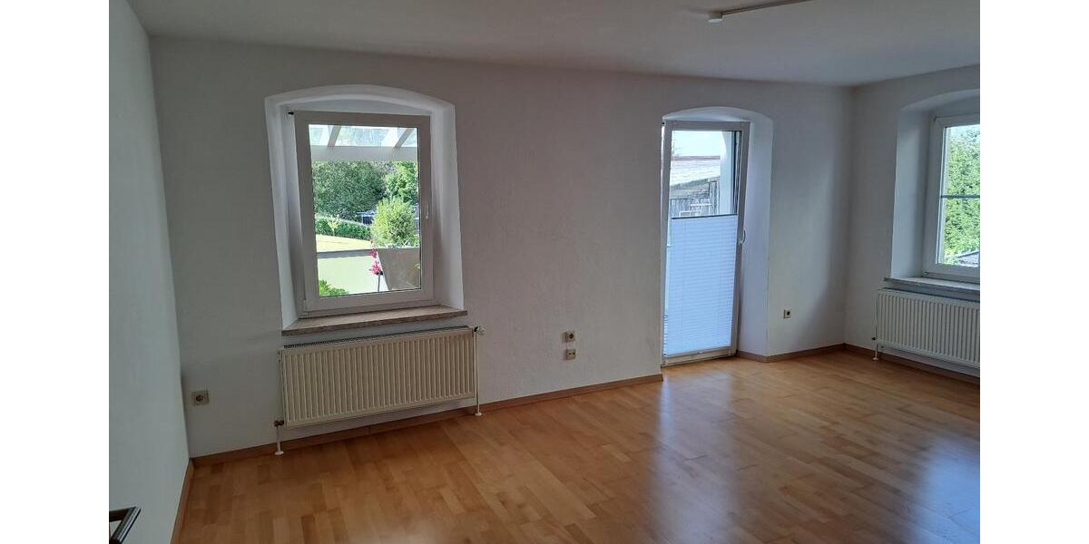 Etagenwohnung Konradsreuth - 2 Zimmer, 67 m&sup2;, 400&euro; | Angebot:25639200