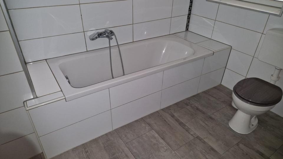 Etagenwohnung Lichtenberg - 3 Zimmer, 74 m&sup2;, 500&euro; | Angebot:25281016