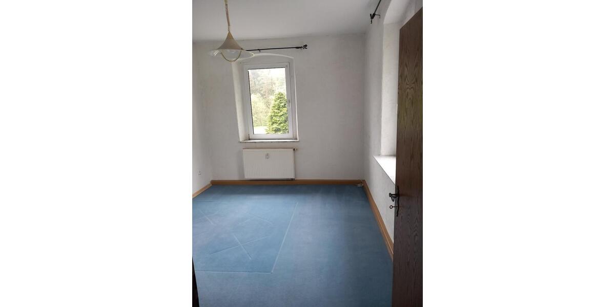 Etagenwohnung Thierstein - 2 Zimmer, 63 m&sup2;, 350&euro; | Angebot:25824603