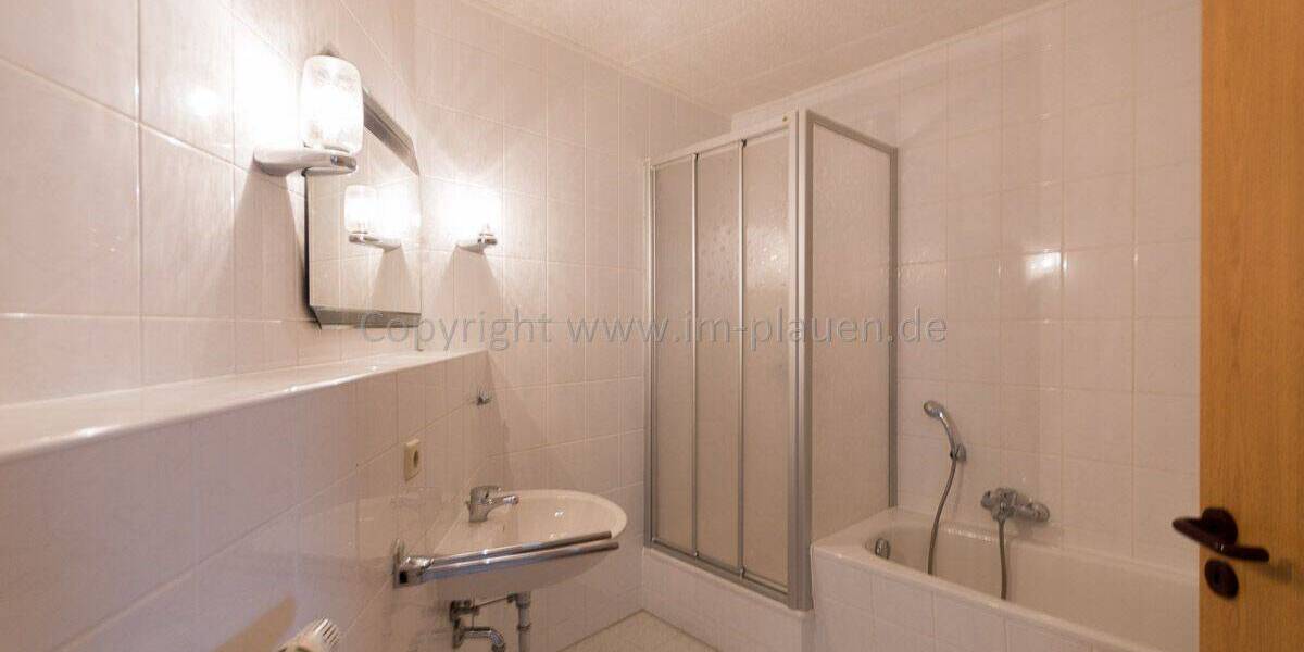 Etagenwohnung Plauen Haselbrunn - 3 Zimmer, 73 m&sup2;, 325&euro; | Angebot:25694441