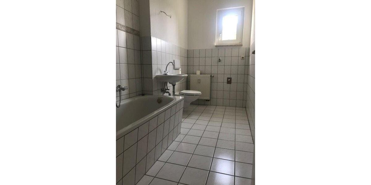 Etagenwohnung Plauen - 1 Zimmer, 39 m&sup2;, 236&euro; | Angebot:25303869