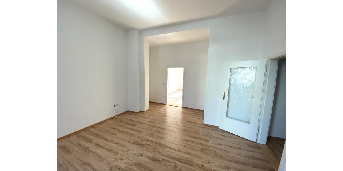 Etagenwohnung Plauen - 2 Zimmer, 63 m&sup2;, 355&euro; | Angebot:25055996