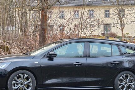 Ford Focus 27.164 km 21.590 &euro; Röslau 95195