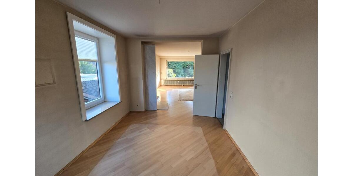 Erdgeschoßwohnung Rehau - 4 Zimmer, 127 m&sup2;, 175.000&euro; | Angebot:25963257