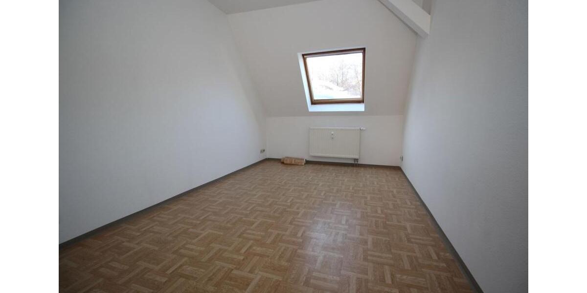 Dachgeschoßwohnung Plauen - 3 Zimmer, 85 m&sup2;, 411&euro; | Angebot:24438631