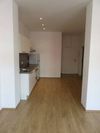 Etagenwohnung Plauen Stadtmitte - 2 Zimmer, 42 m&sup2;, 265&euro; | Angebot:25995809