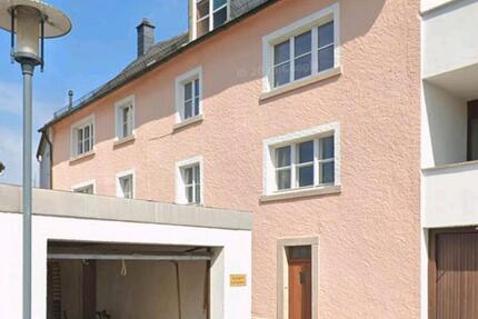 Haus Weißenstadt - 10 Zimmer, 300 m&sup2;, 299.000&euro; | Angebot:25171891