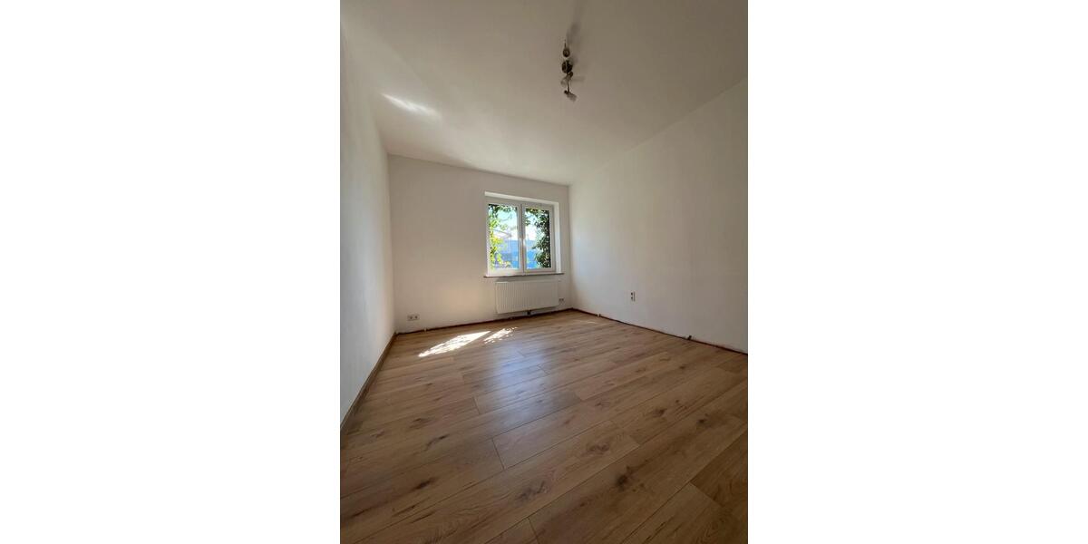 Etagenwohnung Selb - 3 Zimmer, 92 m&sup2;, 800&euro; | Angebot:26405823