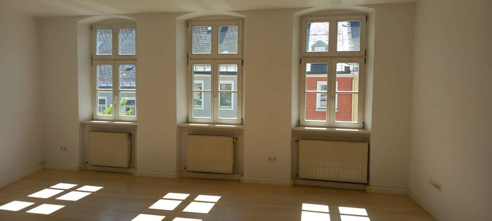 Etagenwohnung Hof Altstadt - 3 Zimmer, 110 m&sup2;, 690&euro; | Angebot:25180207