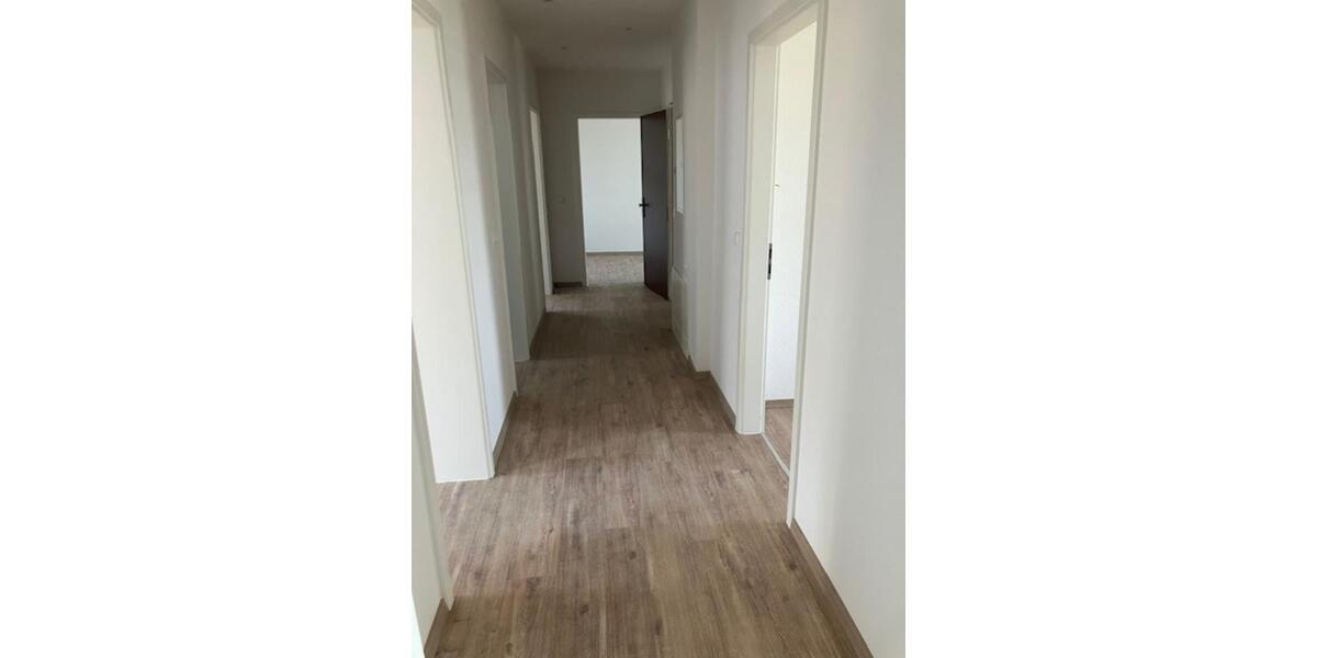 Dachgeschoßwohnung Plauen - 4.5 Zimmer, 97 m&sup2;, 850&euro; | Angebot:25808074