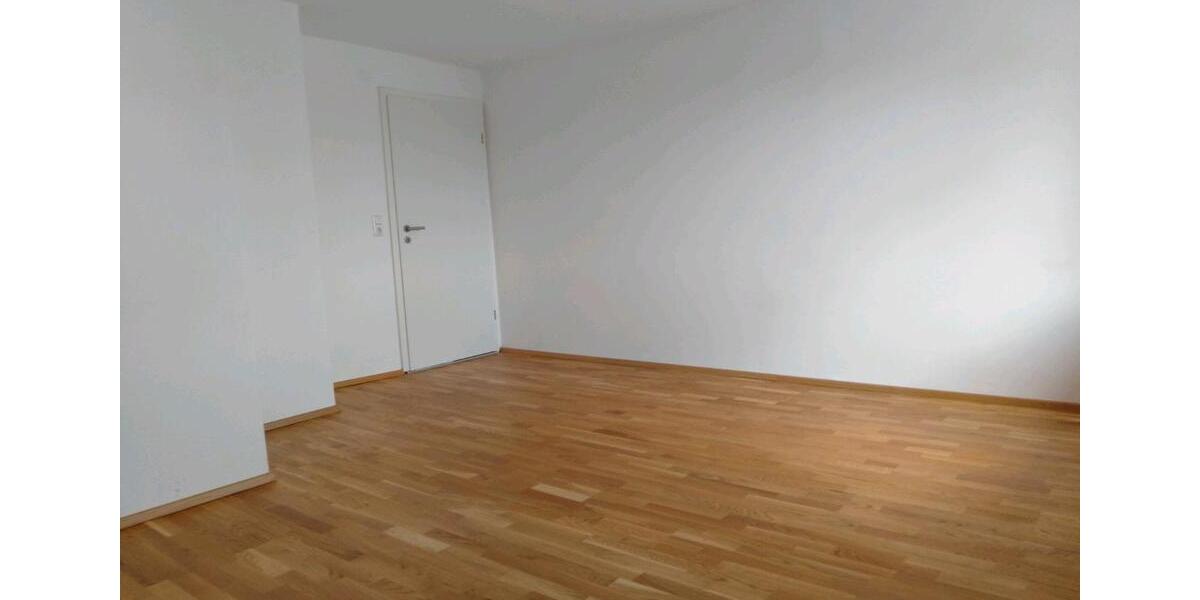 Dachgeschoßwohnung Hof Altstadt - 3 Zimmer, 118 m&sup2;, 660&euro; | Angebot:26038524