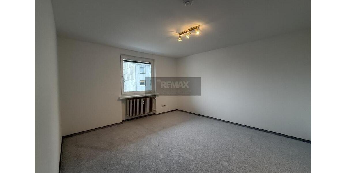 Etagenwohnung Lichtenberg - 3 Zimmer, 80 m&sup2;, 600&euro; | Angebot:25160181