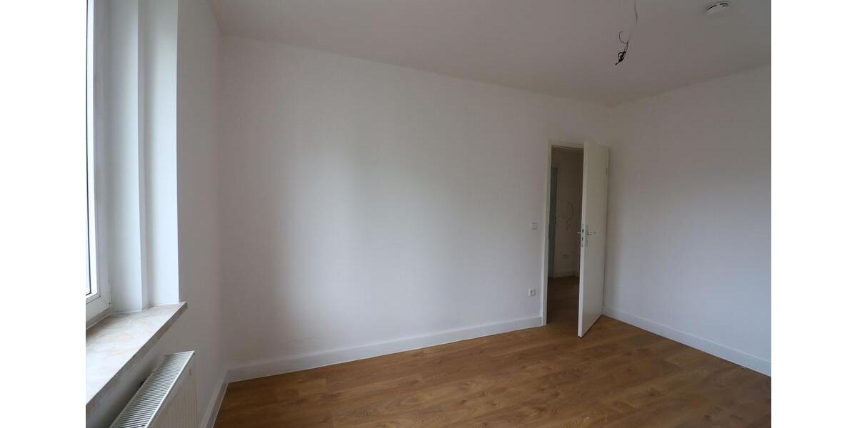 Etagenwohnung Plauen - 2 Zimmer, 50 m&sup2;, 300&euro; | Angebot:25538971