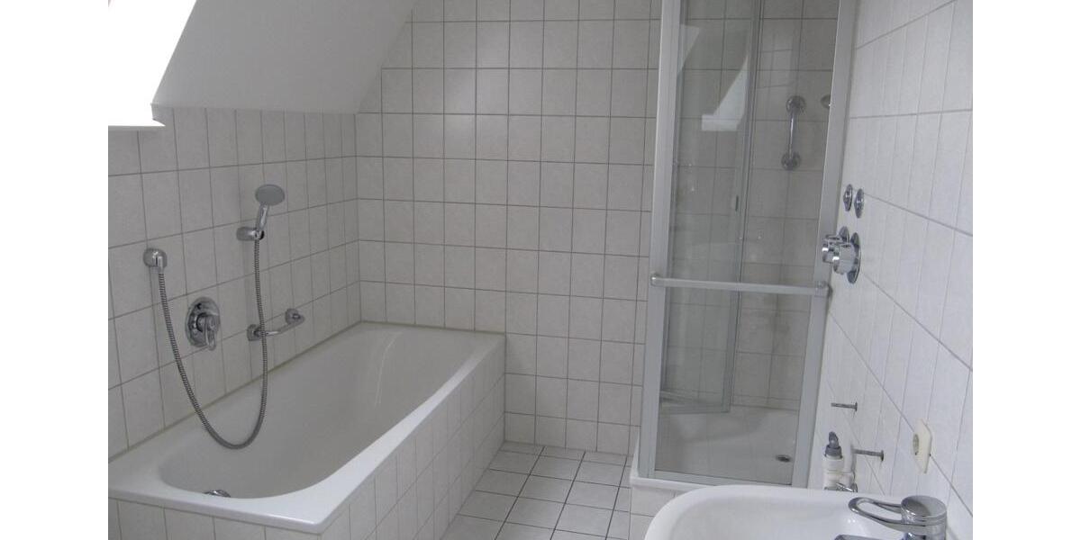Dachgeschoßwohnung Plauen - 3 Zimmer, 94 m&sup2;, 550&euro; | Angebot:23509233
