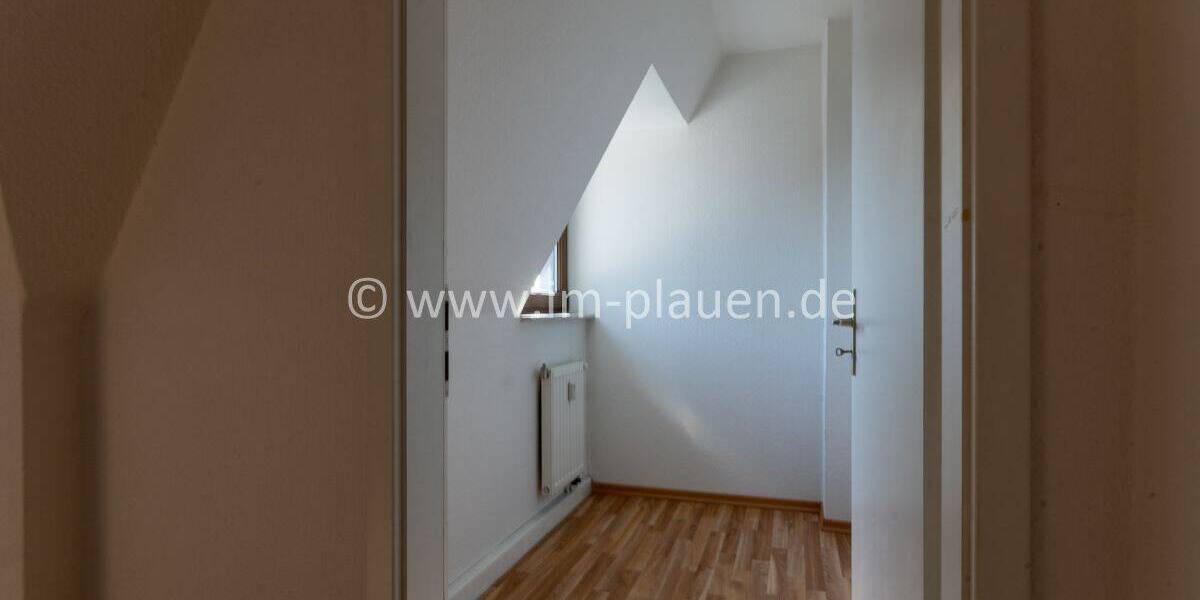 Etagenwohnung Plauen Westend - 2 Zimmer, 80 m&sup2;, 335&euro; | Angebot:25741688
