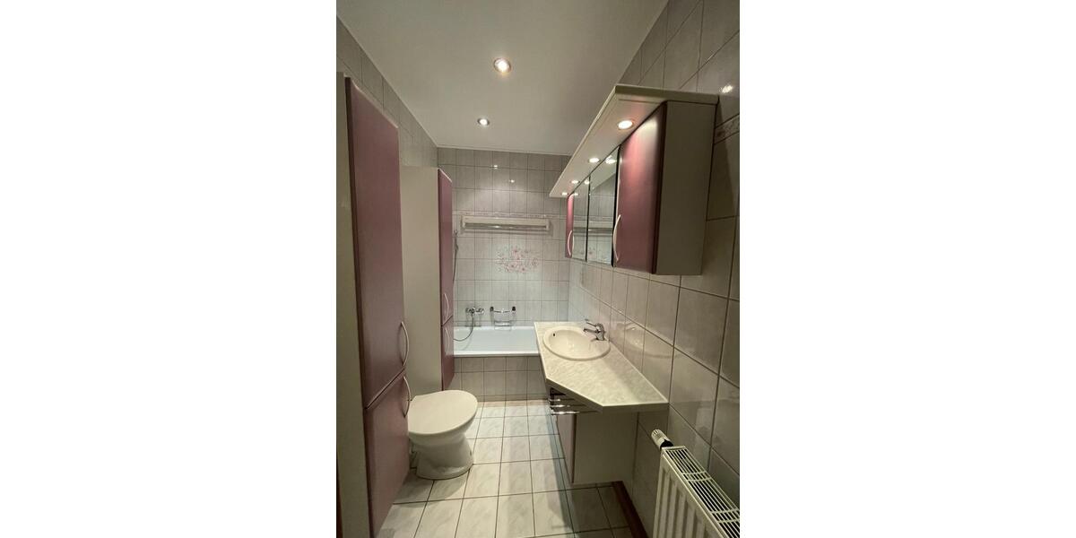 Etagenwohnung Plauen - 3 Zimmer, 65 m&sup2;, 390&euro; | Angebot:23582828