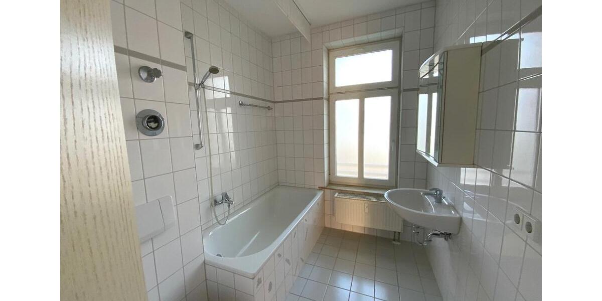 Etagenwohnung Plauen Altstadt - 2 Zimmer, 53 m&sup2;, 300&euro; | Angebot:24598519