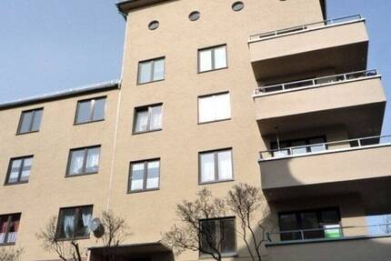 Wohnung Plauen Stadtmitte - 3 Zimmer, 93 m&sup2;, 420&euro; | Angebot:25687458