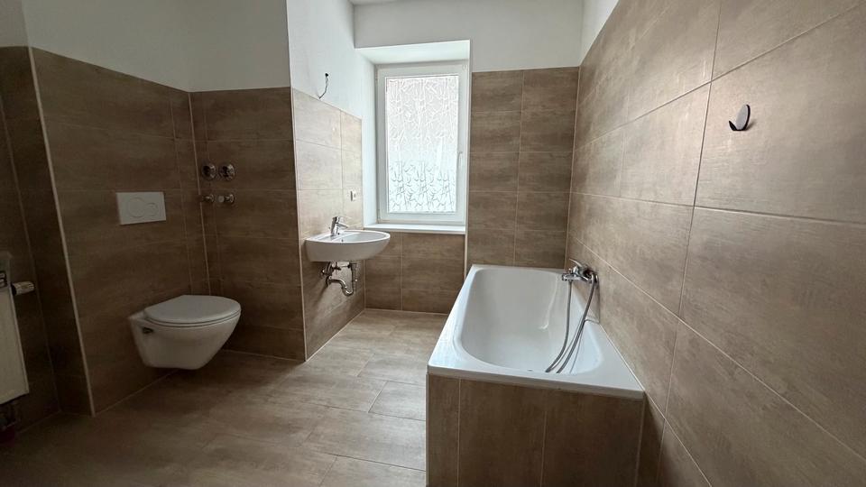 Etagenwohnung Hof Altstadt - 3 Zimmer, 85 m&sup2;, 680&euro; | Angebot:26101740