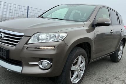 Toyota RAV 4 198.000 km 7.999 &euro; Rehau 95111