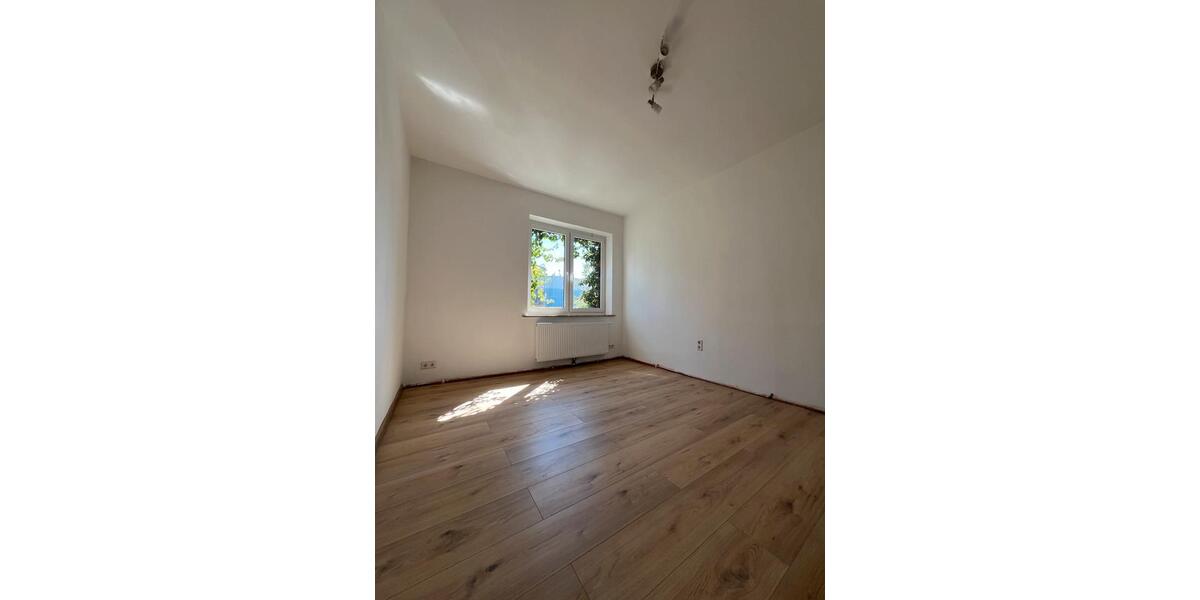 Etagenwohnung Selb - 3 Zimmer, 92 m&sup2;, 800&euro; | Angebot:26405823