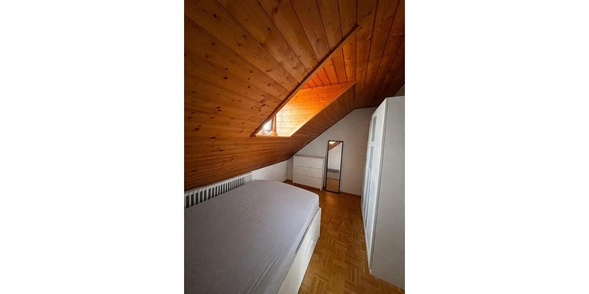 Dachgeschoßwohnung Naila - 3 Zimmer, 79 m&sup2;, 510&euro; | Angebot:26035500