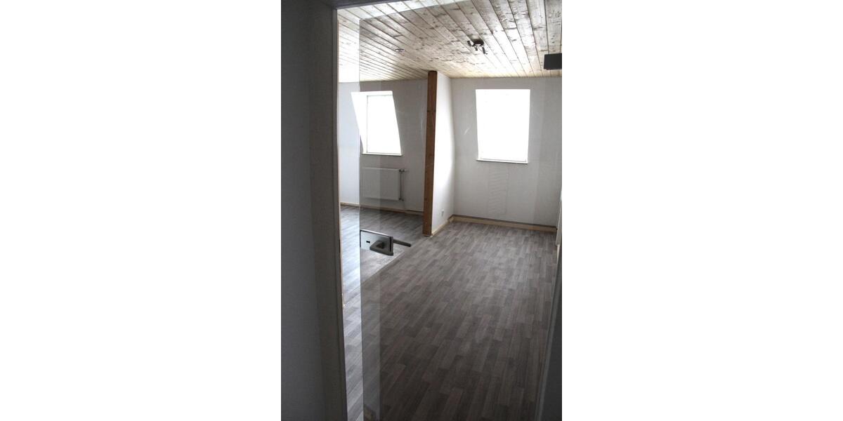 Etagenwohnung Plauen Bahnhofsvorstadt - 2 Zimmer, 64 m&sup2;, 290&euro; | Angebot:26597866