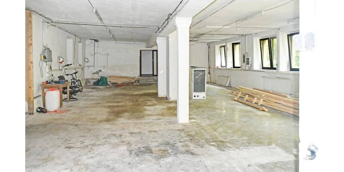 Einfamilienhaus Bad Lobenstein Lobenstein - 1 Zimmer, 430 m&sup2;, 199.900&euro; | Angebot:25700885