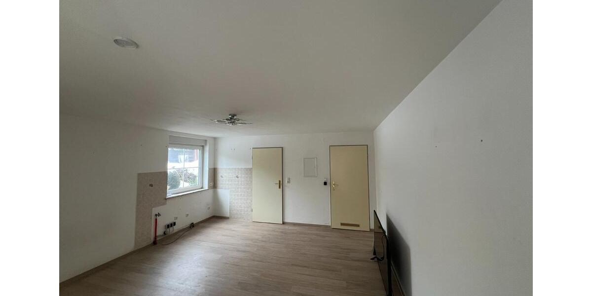 Erdgeschoßwohnung Bad Lobenstein - 2 Zimmer, 33 m&sup2;, 300&euro; | Angebot:25445788