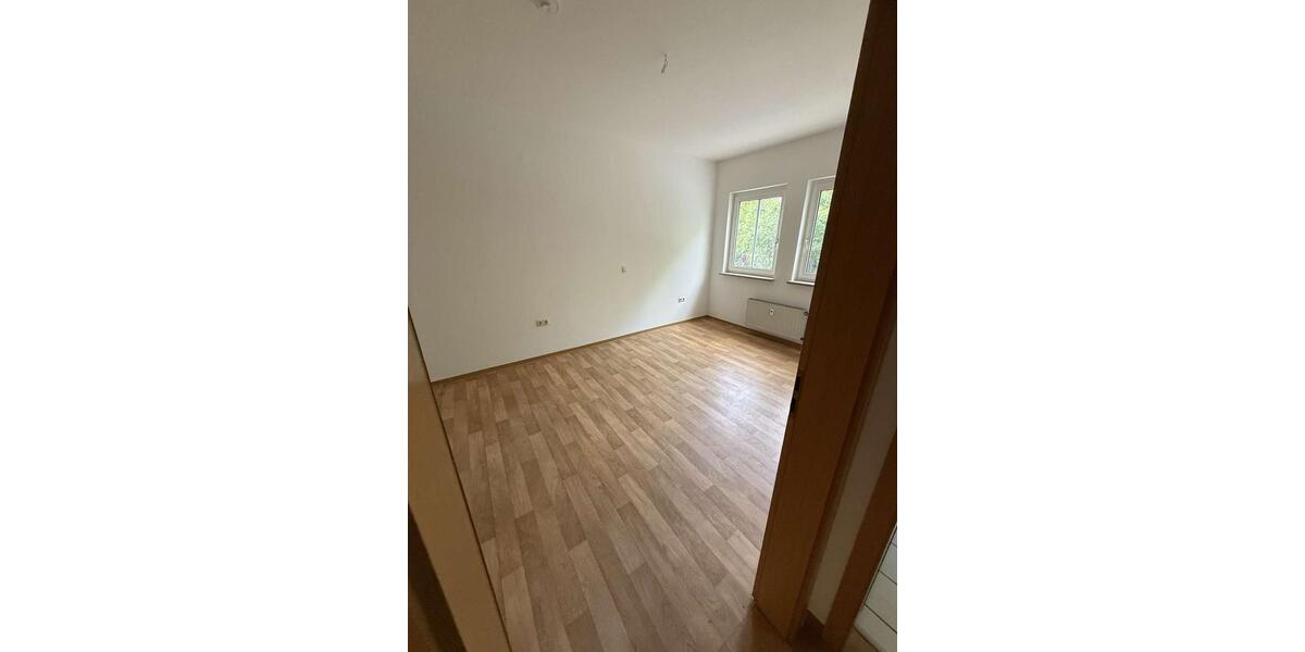 Etagenwohnung Plauen - 2 Zimmer, 66 m&sup2;, 328&euro; | Angebot:24587970