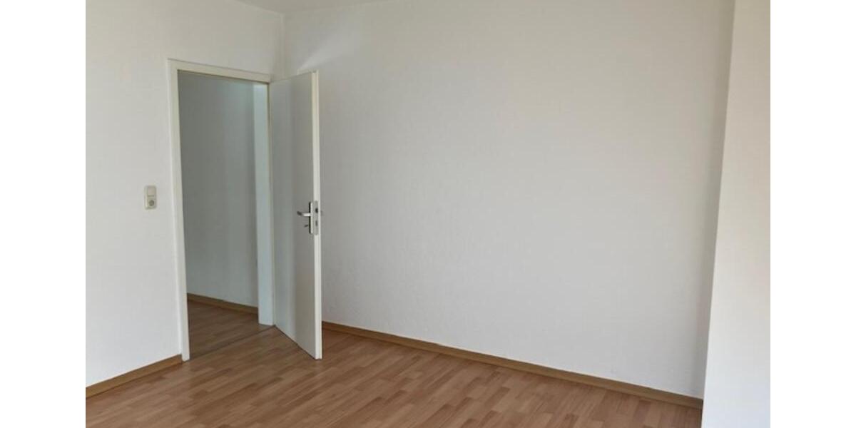 Hochparterre Plauen - 3 Zimmer, 77 m&sup2;, 424&euro; | Angebot:23544148
