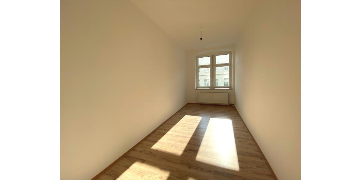 Etagenwohnung Plauen - 2 Zimmer, 63 m&sup2;, 355&euro; | Angebot:25055996