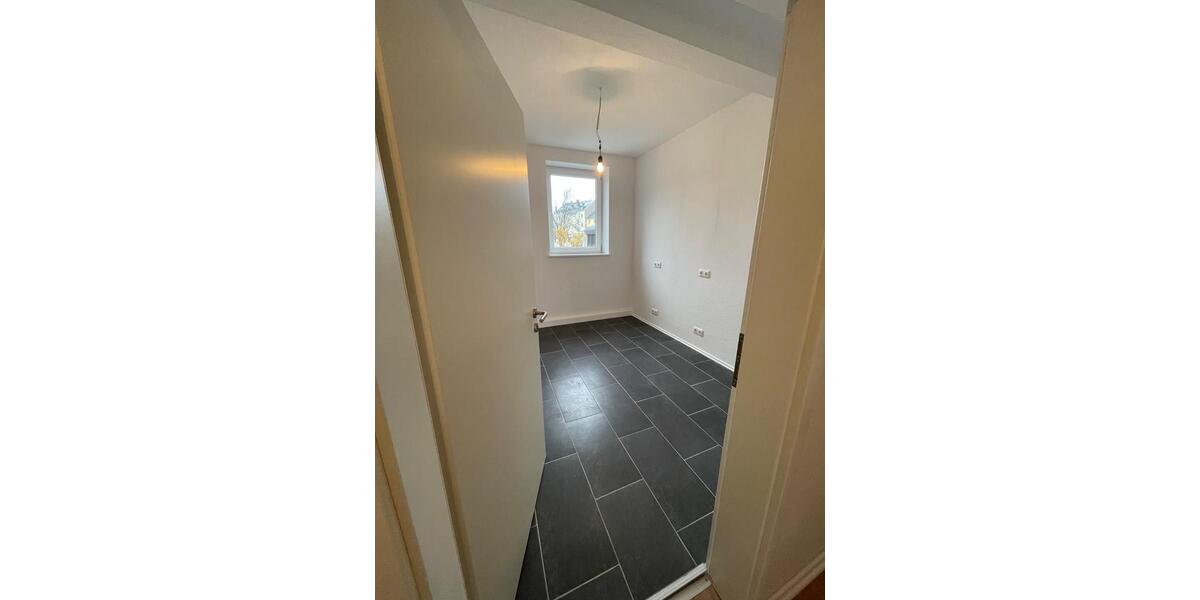 Etagenwohnung Hof Altstadt - 4 Zimmer, 84 m&sup2;, 160.000&euro; | Angebot:27297015
