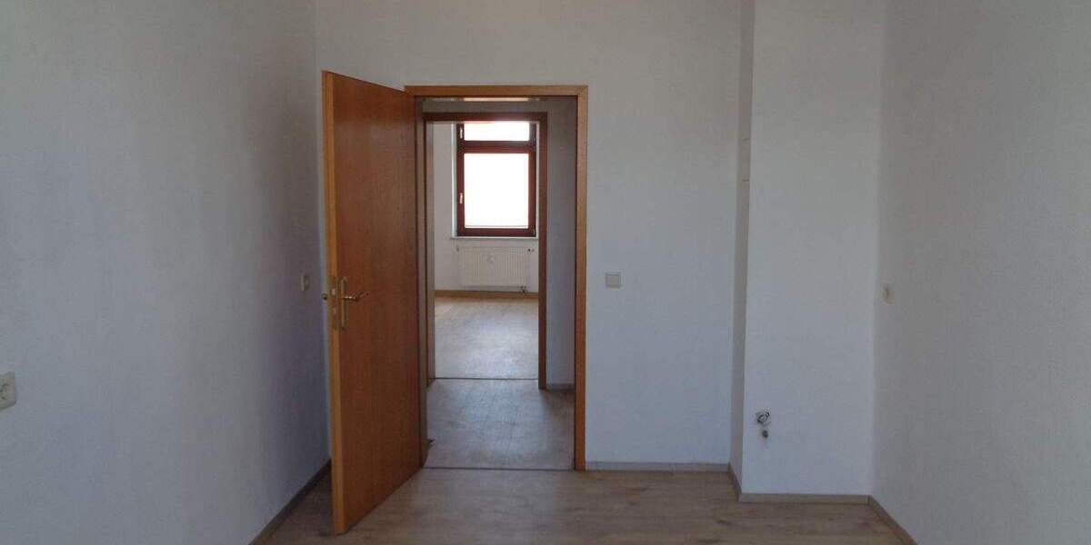 Etagenwohnung Plauen Westend - 4 Zimmer, 108 m&sup2;, 440&euro; | Angebot:25687459