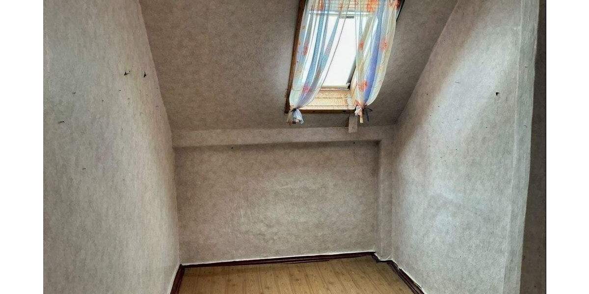 Reihenmittelhaus Oelsnitz - 4 Zimmer, 69 m&sup2;, 98.000&euro; | Angebot:25776182