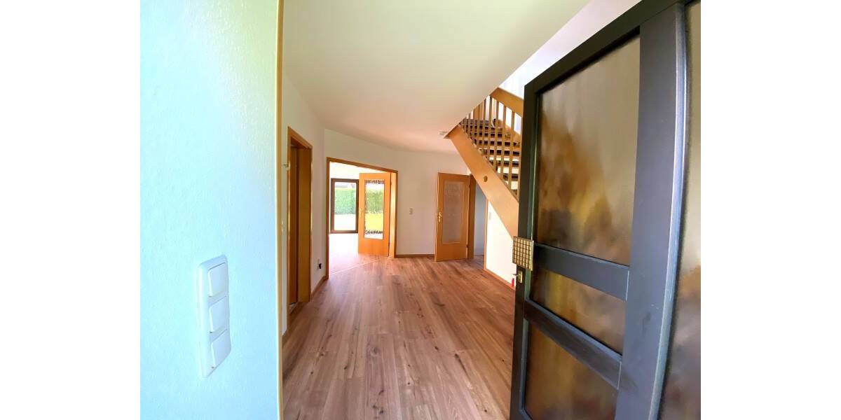 Etagenwohnung Plauen Thiergarten - 3 Zimmer, 120 m&sup2;, 1.100&euro; | Angebot:26786863