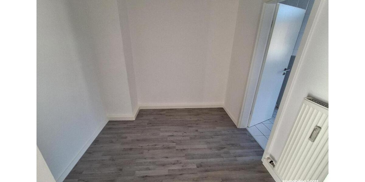 Etagenwohnung Plauen Bahnhofsvorstadt - 2.5 Zimmer, 81 m&sup2;, 360&euro; | Angebot:25710536